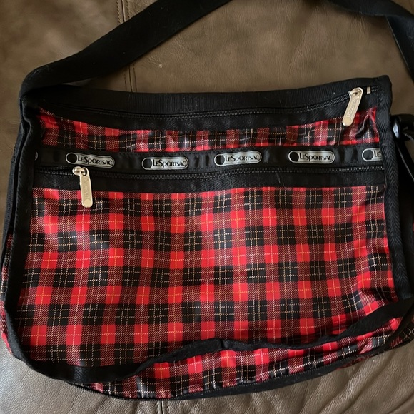 LeSportsacbag with makeup bag - Picture 2 of 3